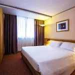 Les Jumeaux Hotel