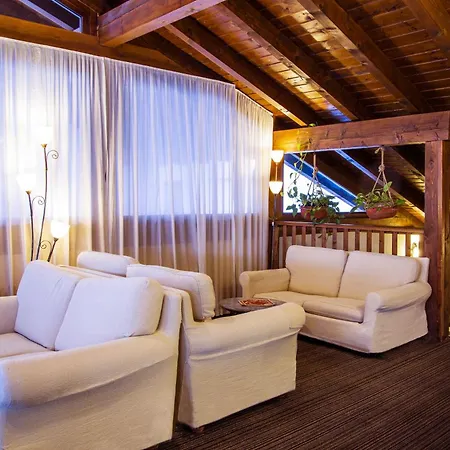 Les Jumeaux Hotel