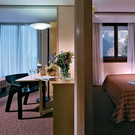 レ ジュモー クールマイヨール 3*