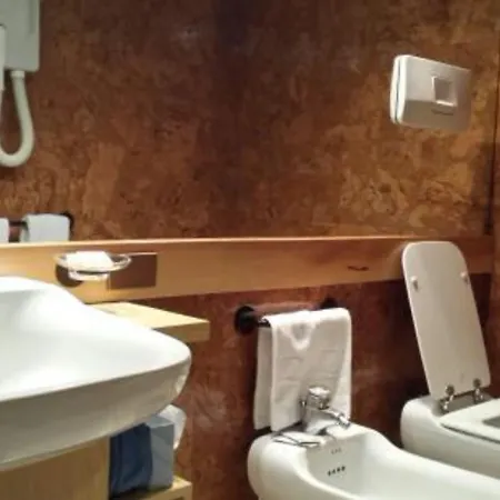 레 주미유 쿠르마외르 호텔