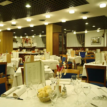 Otel Les Jumeaux 3*