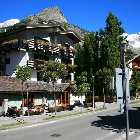 Les Jumeaux Courmayeur