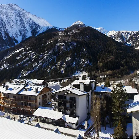 レ ジュモー クールマイヨール ホテル 3*