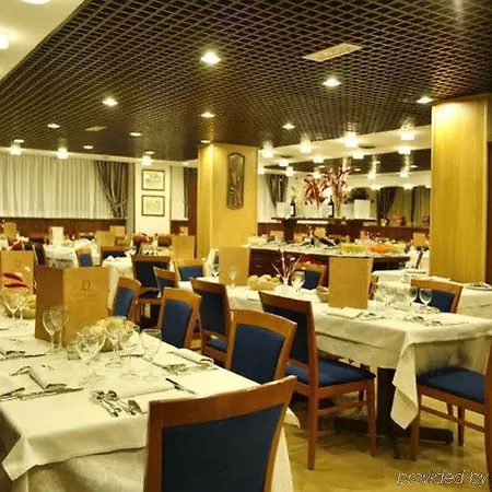 레 주미유 쿠르마외르 호텔 쿠르마예