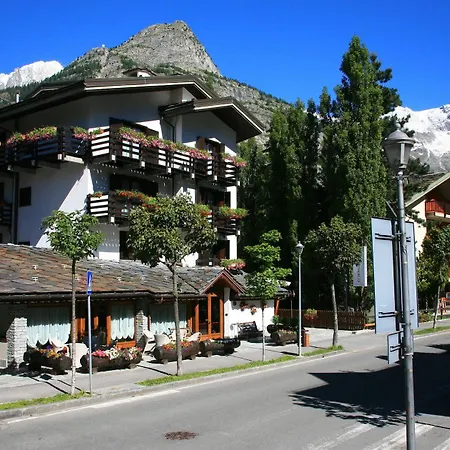 Hotel Les Jumeaux Courmayeur