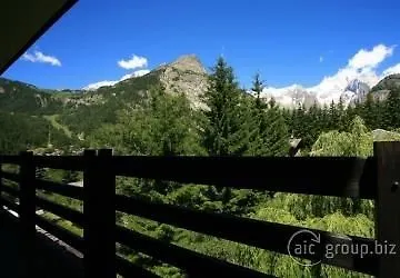 Hotel Les Jumeaux 4*