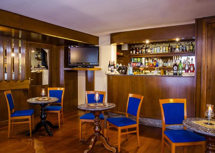 레 주미유 쿠르마외르 호텔 쿠르마예