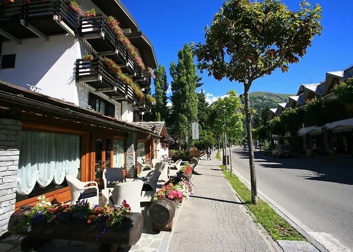 Hotel Les Jumeaux 3*